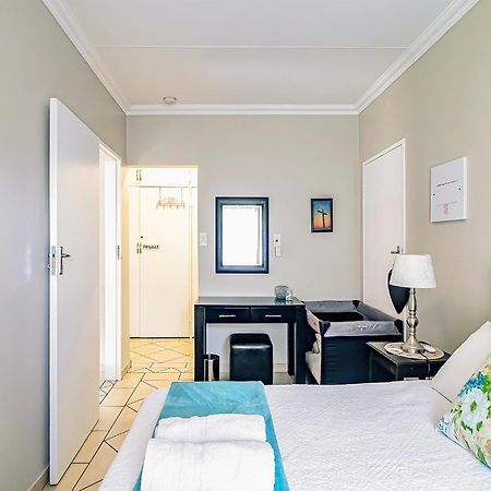 Leozet Self Catering Apartment Pretoria Luaran gambar